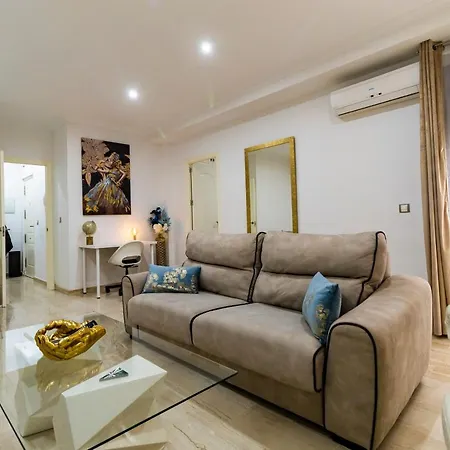 Apartment Sh Pilucas Home Moderno Apartamento Con Patio Cadiz