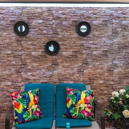 Apartment Sh Pilucas Home Moderno Apartamento Con Patio *