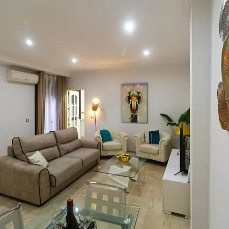 Sh Piluca's Moderno Con Patio דירה